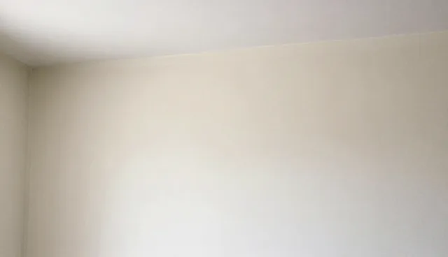 制造业性能要求对比:两种做法的实际取舍